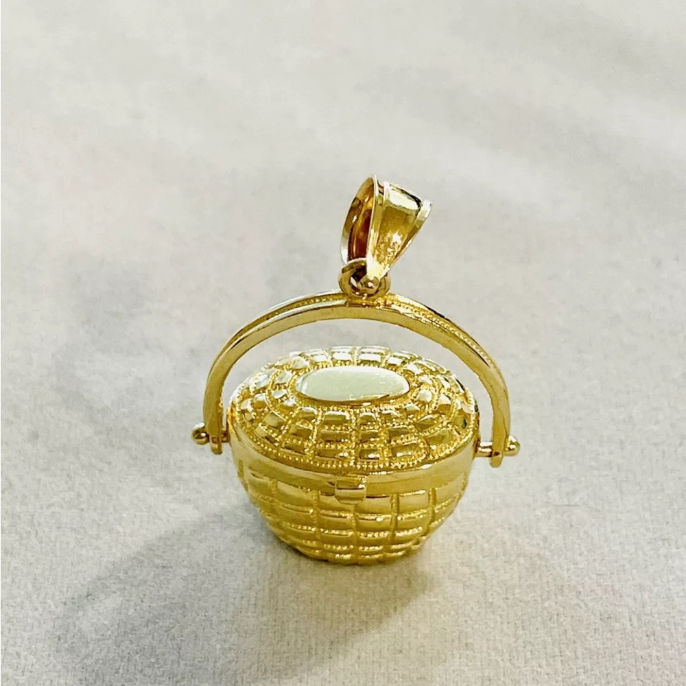 14K Yellow Gold Opening Picnic Basket Charm Pendant